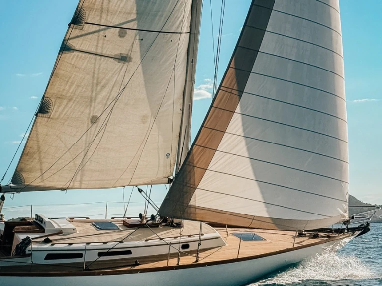 Voilier tradition 1970 Carter 43 a louer à Saint-Cyr-sur-Mer