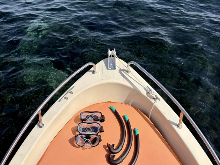 Louer Bateau à moteur avec ou sans skipper Janusz Bartosinsko à Mandelieu-la-Napoule