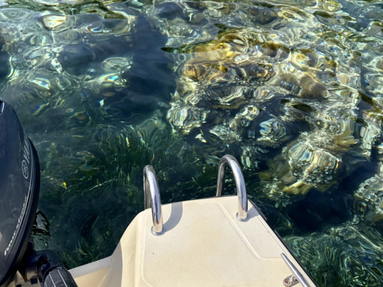 Bateau à moteur à louer à Mandelieu-la-Napoule au meilleur prix