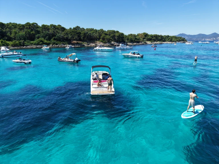 Sea Ray SDX 27 E a louer à Port La Napoule