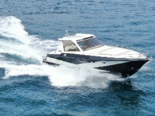 Louez un Ferretti Altura 39 à Salerne