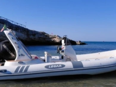 Legar Legar 6.70 a louer à Vieste