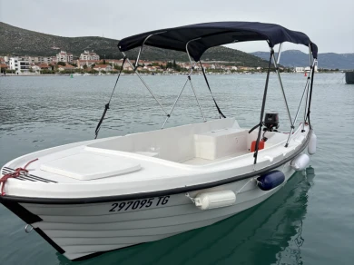 Vermietung Motorboot Adria mit Führerschein