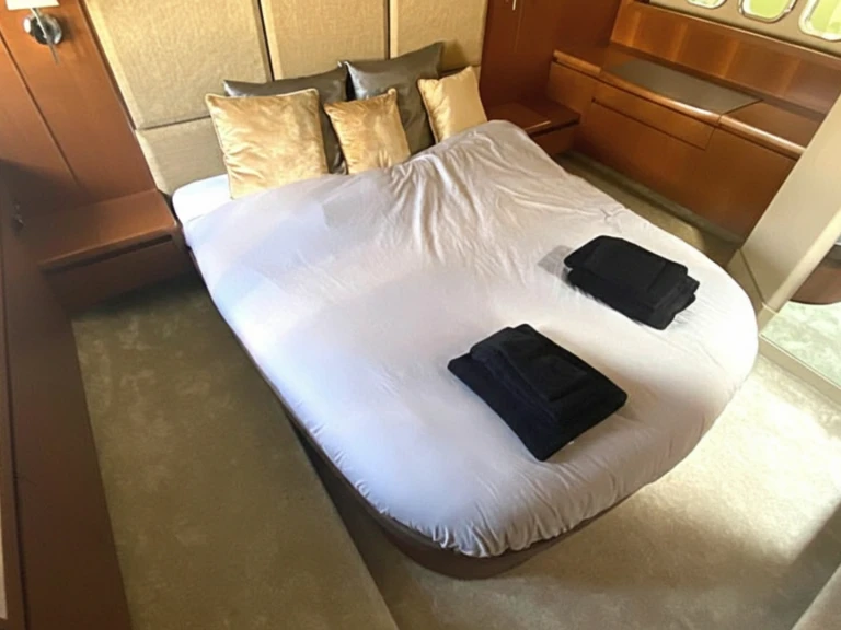 Location bateau Golfe-Juan pas cher Princess 54