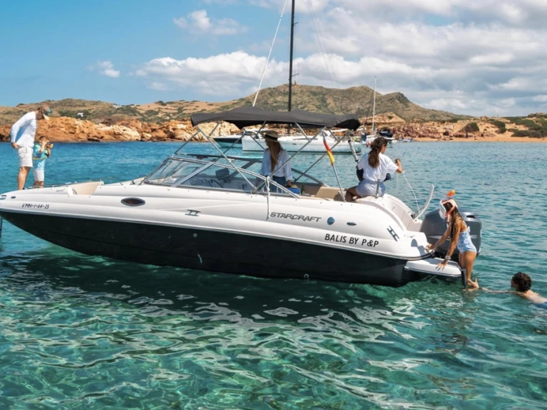 Bateau à moteur à louer à Fornells au meilleur prix