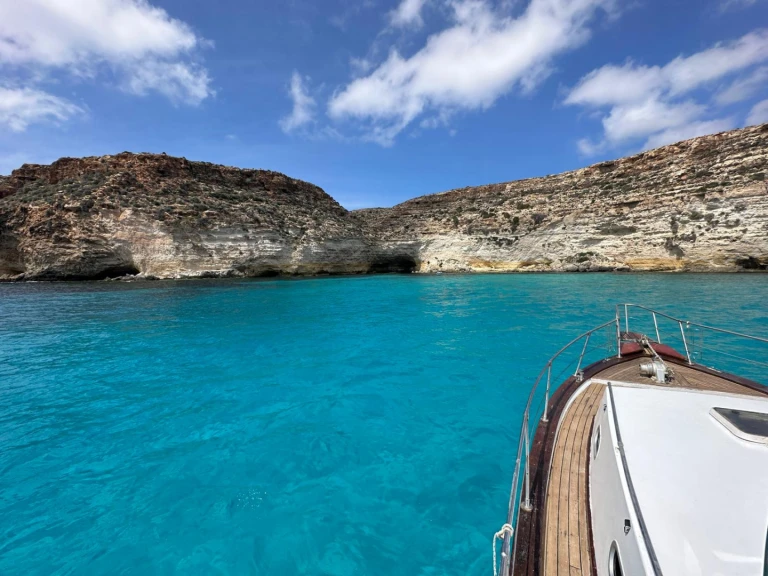 Location Bateau à moteur Gozzo avec permis