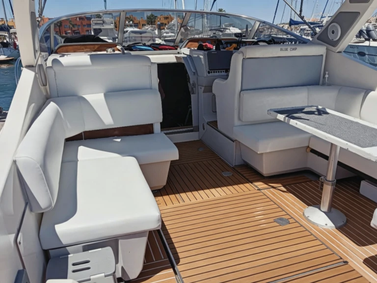 Location Bateau à moteur Jeanneau avec permis