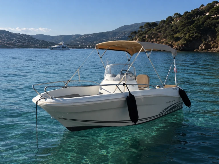 Bateau à moteur à louer à Mandelieu-la-Napoule au meilleur prix