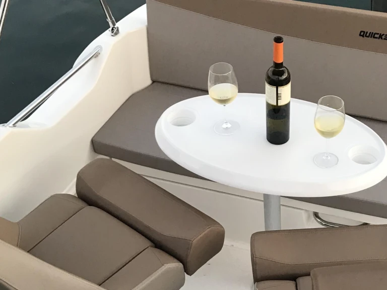 Louez un Quicksilver Quicksilver 605 Sundeck à Cannes