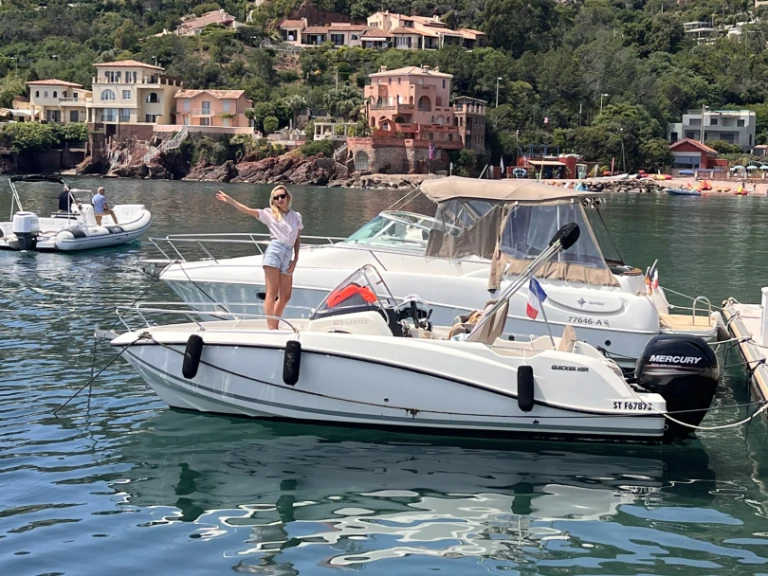 Location bateau Cannes pas cher Quicksilver 605 Sundeck