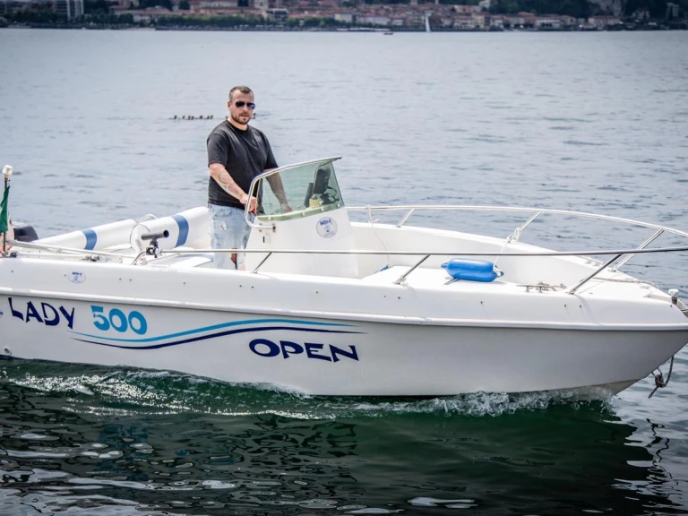 Location Bateau à moteur Bellingardo avec permis