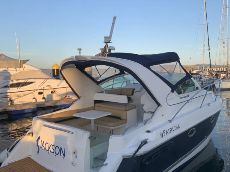 Location Bateau à moteur Fairline avec permis