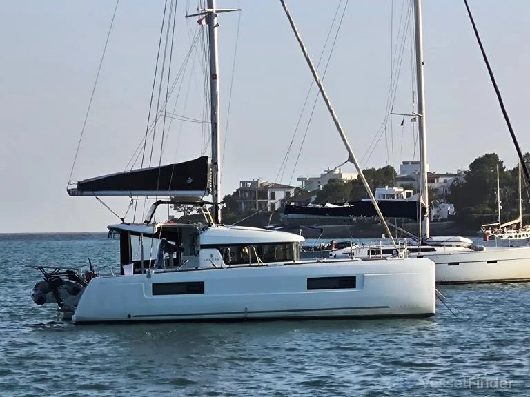 Location à Hyères - Lagoon Lagoon 40 sur SamBoat