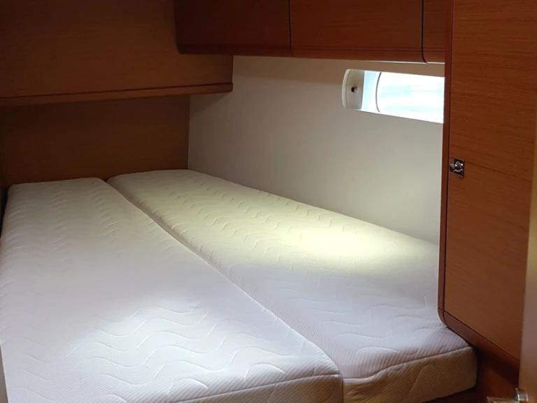 Location bateau Jeanneau Sun Odyssey 519 à Vathy sur Samboat
