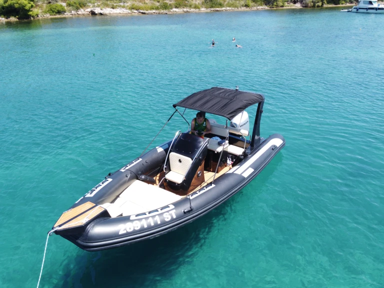 Location Semi-rigide à Trogir - Inception 680