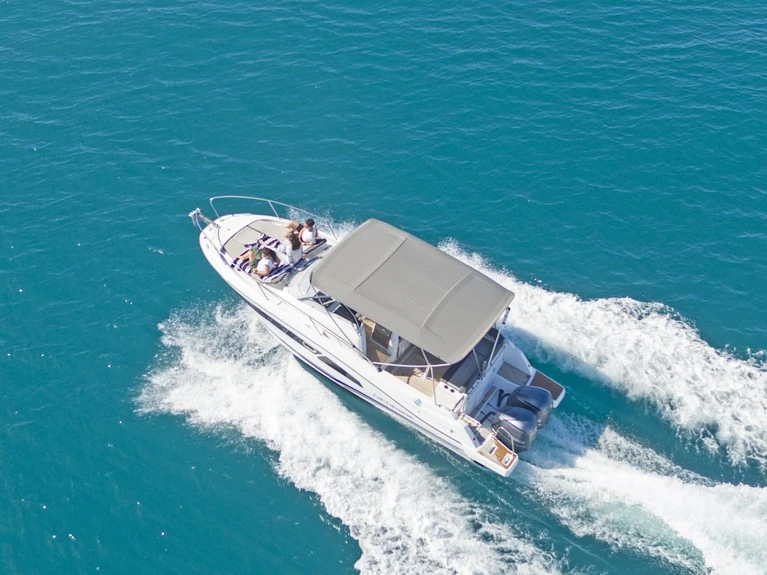 Location bateau Jeanneau Cap Camarat 9.0 WA à Sant Antoni de Portmany sur Samboat