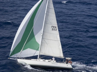 Alquiler de J Composites J120 en Marseille