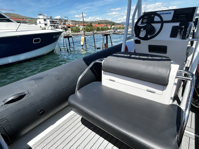 Semi-rigide à louer à Split au meilleur prix