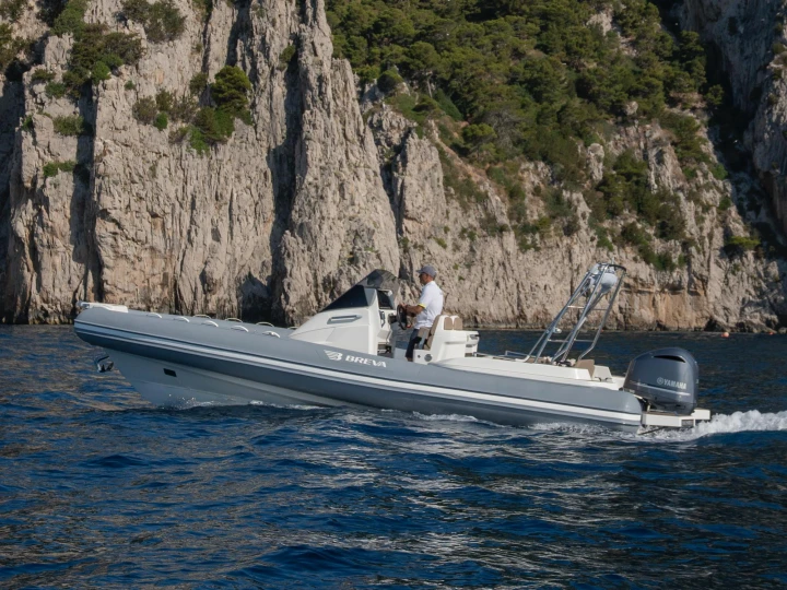Location bateau Sorrento pas cher BREVA 800