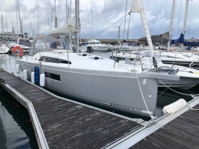 Louez un Bénéteau Oceanis 30.1 à Port de Trébeurden