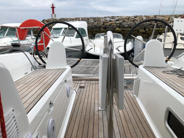 Location Voilier à Port de Trébeurden - Bénéteau Oceanis 30.1