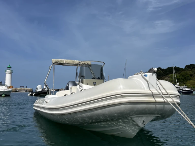 Location Semi-rigide à Sauzon - Capelli Tempest 570