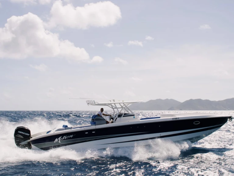 Bateau à moteur à louer à Marigot au meilleur prix
