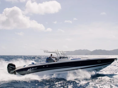 Bateau à moteur à louer à Marigot au meilleur prix
