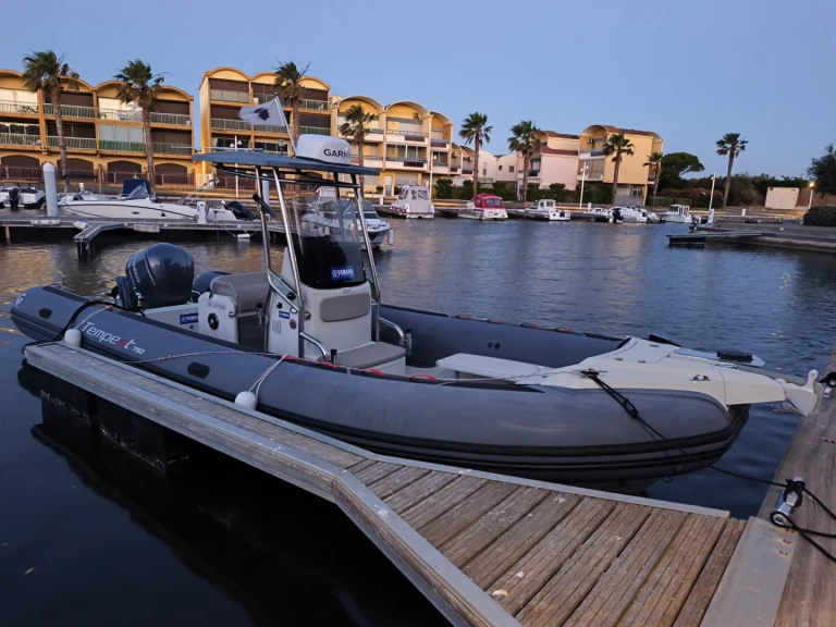 Location bateau Gruissan pas cher Tempest 750