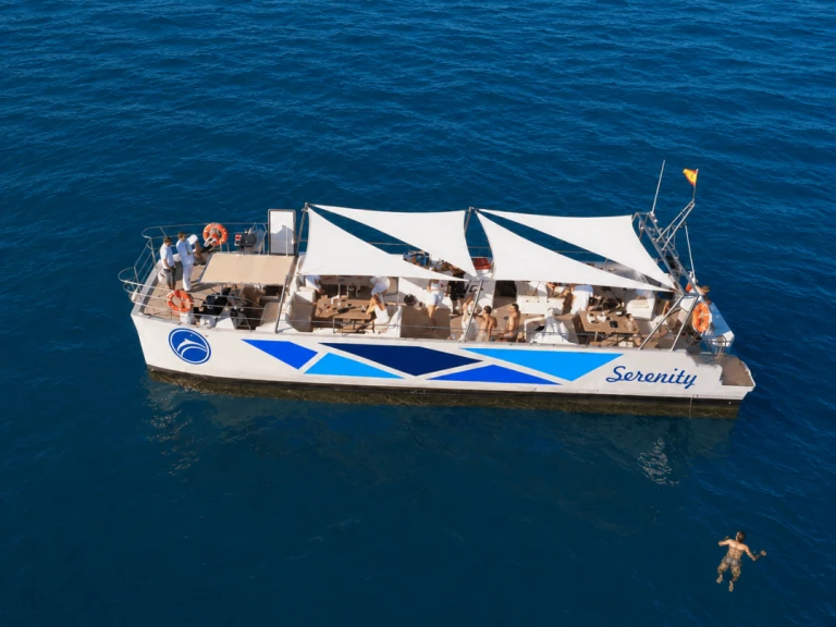 Catamaran à louer à Puerto Marina Benalmadena au meilleur prix