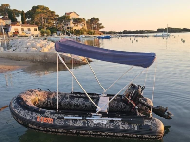 Océan Skull ryb3 charter bareboat or skippered in  Le Brusc