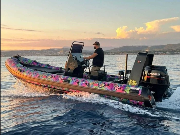 Location bateau Océan Skull OCEAN SKULL AL650 à Le Brusc sur Samboat
