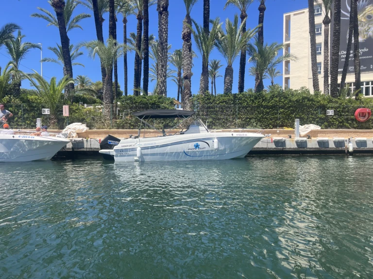 Location Bateau à moteur Pacific Craft avec permis