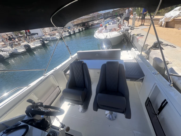 Bateau à moteur à louer à Javea au meilleur prix