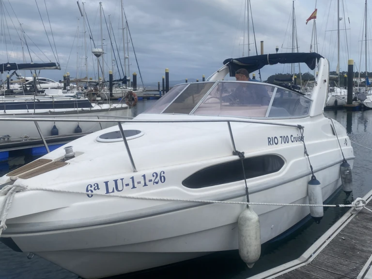 Location bateau A Pobra do Caramiñal pas cher Rio 700 Cruiser