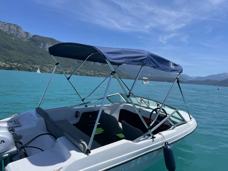 Location Bateau à moteur Glastron avec permis