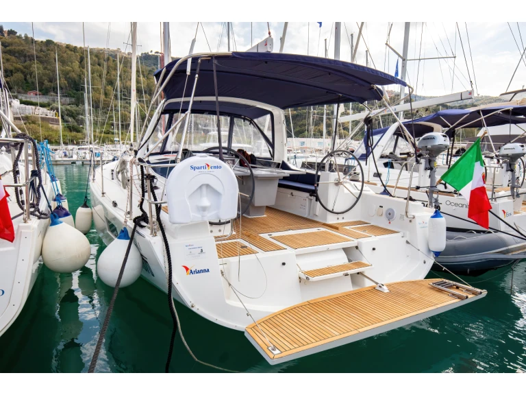 Bénéteau Oceanis 41.1 a louer à Capo d'Orlando