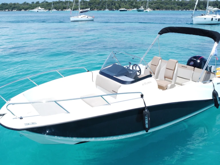 Location Bateau à moteur à Mandelieu-la-Napoule - Quicksilver Activ 675 Open