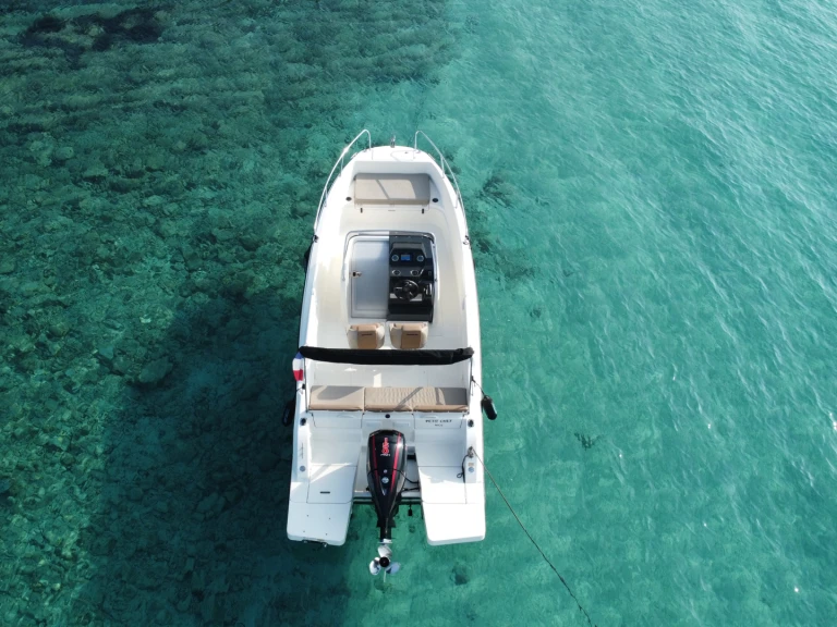 Location bateau Quicksilver Activ 675 Open à Mandelieu-la-Napoule sur Samboat