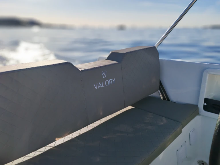 Louer Bateau à moteur avec ou sans skipper Valory à Port de Cannes Marina