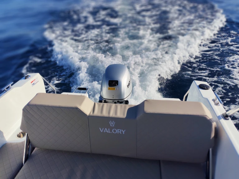Location Bateau à moteur Valory avec permis