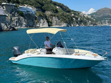 Huur een Romar Bermuda 690 in Vietri sul Mare