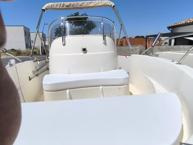 Location bateau Vias pas cher Cap Camarat 545 Style