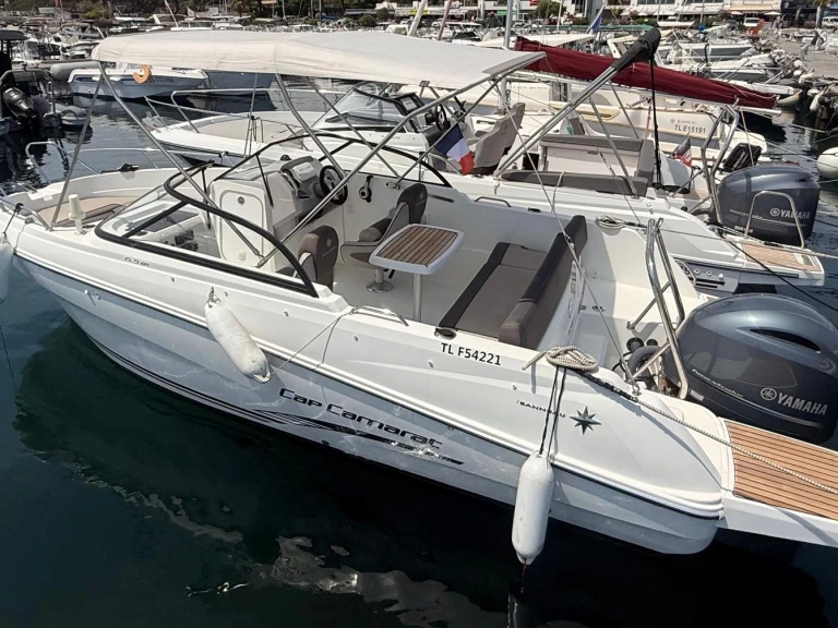 Louez un Jeanneau Cap Camarat 6.5 BR à Les Issambres