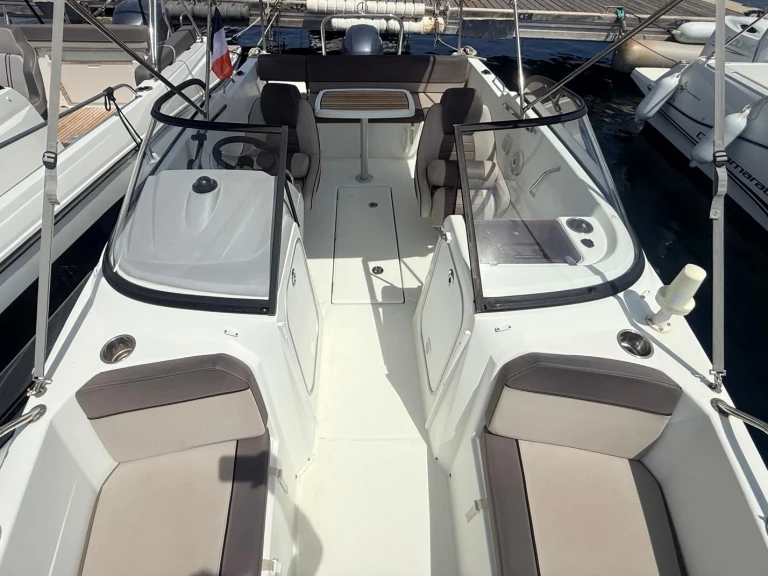 Location bateau Les Issambres pas cher Cap Camarat 6.5 BR