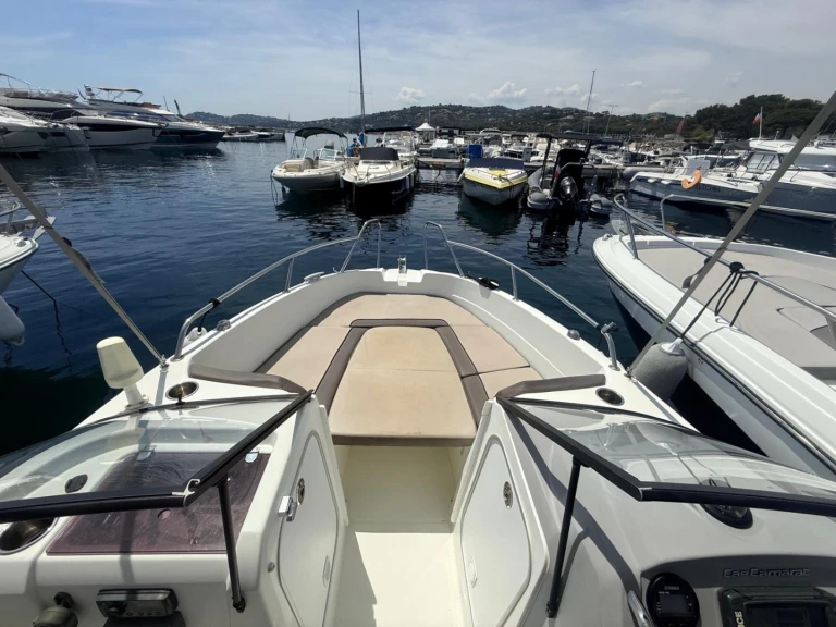 Location bateau Jeanneau Cap Camarat 6.5 BR à Les Issambres sur Samboat