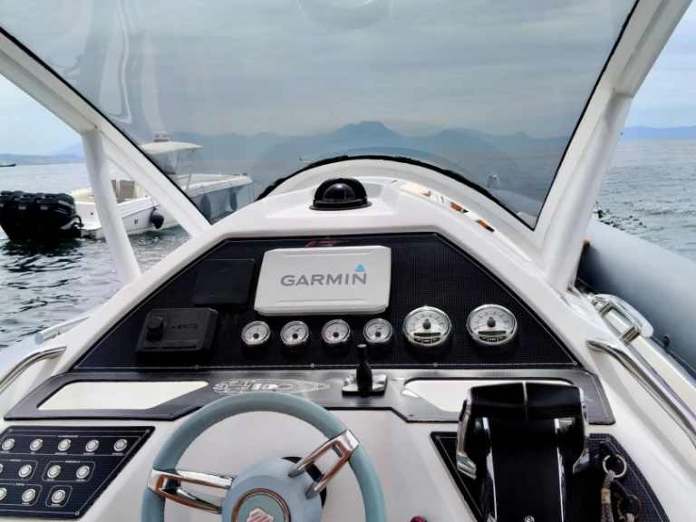 Location Semi-rigide Panamera Yacht avec permis