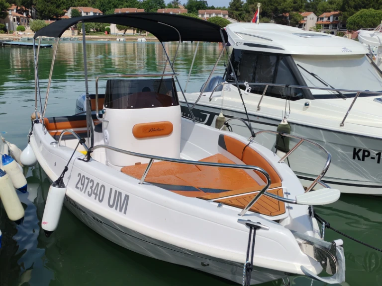 Location bateau Bluline Bluline 19 Ft Open à Umag sur Samboat