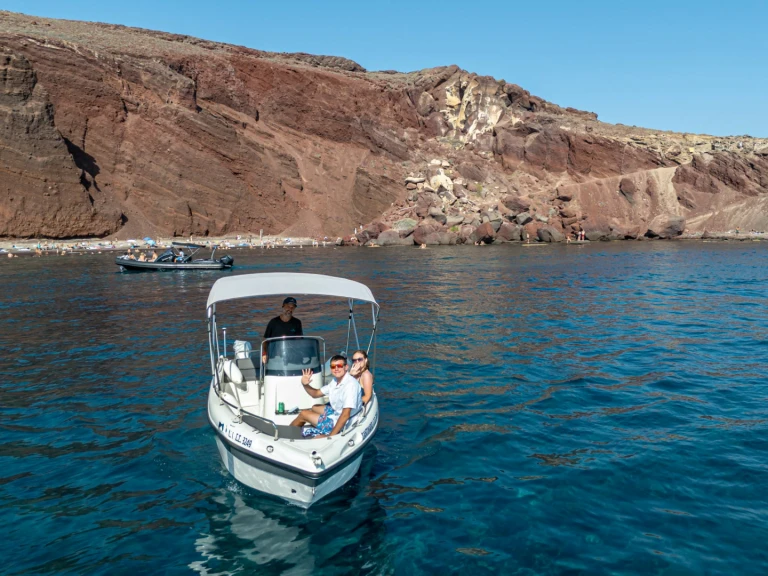 Louer Bateau à moteur avec ou sans skipper Poseidon à Vlychada