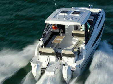 Aquila Aquila 32 Sport da affittare a  Le Marin